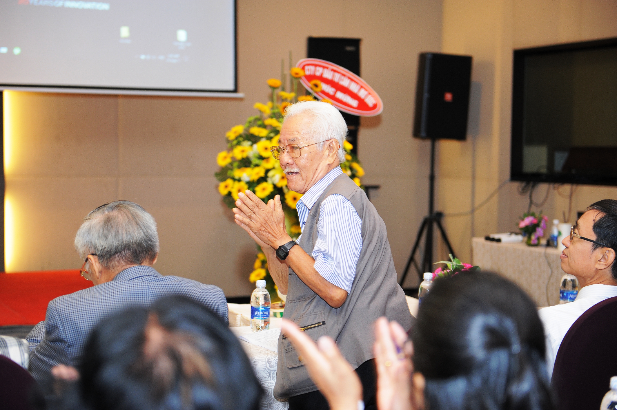 PGS.TS Phạm Thành Hổ phát biểu ý kiến