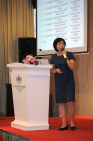 PGS TS Trương Thị Đẹp trình bày báo cáo